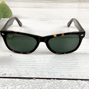 RAY-BAN | Unisex New Wayferer Green Lens